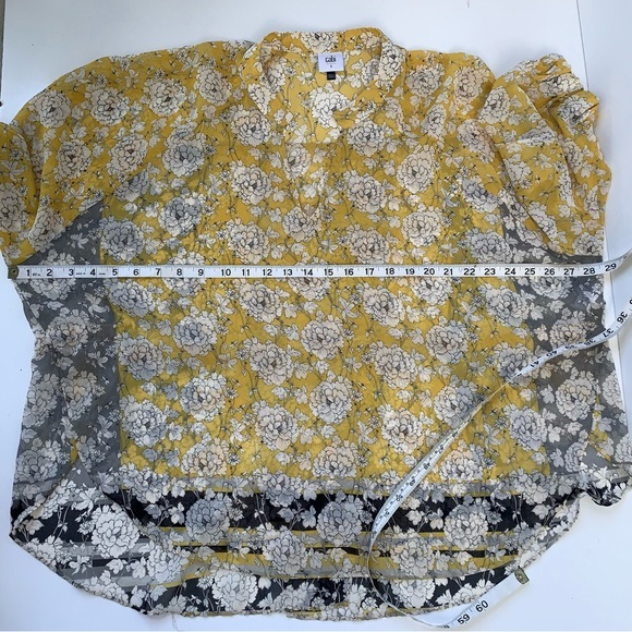 CABI Floral Tunic blouse in Small. Soft yellow and‎ gray that fades to d… - Picture 5 of 12